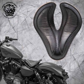 Solo Sitz + Montage Kit Harley Davidson Sportster 04-22 "King Cobra" Vintage Schwarz