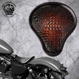 Solo Selle Harley Davidson Sportster 04-22 "De luxe" Alligator Noir et Tan