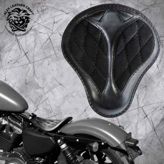 Solo Selle Harley Davidson Sportster 04-22 "Short" Velours Noir Motif de diamant