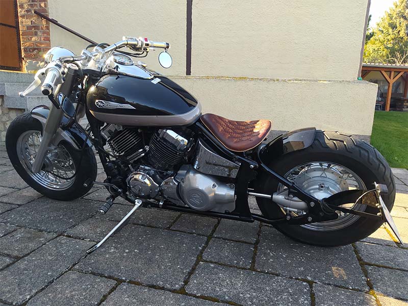 ブラウンレザー バイクシート ストライプデザイン Amazon.com: Black Vintage Motorcycle Flat Rhombus Retro