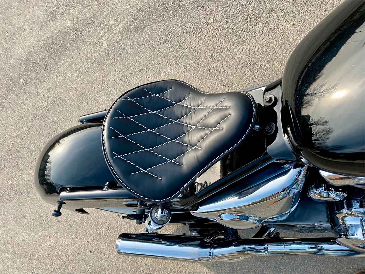 ご注文受付可】ドイツの職人によるバイク用ソロシート Black and